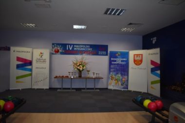 Zdjęcia z galerii IV Małopolski Integracyjny Turniej w Kręgle Uczestników Środowiskowych Domów Samopomocy