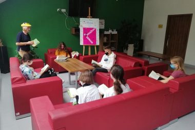 Zdjęcie z galerii „Zamaskowane” spotkanie DKK dla dzieci
