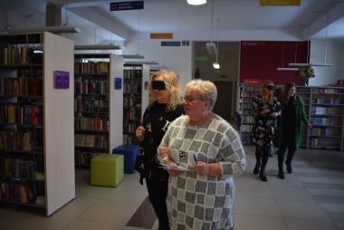 Zdjęcie z galerii „Czytelnik ze specjalnymi potrzebami w bibliotece” – szkolenie dla bibliotekarzy z terenu Powiatu Dąbrowskiego
